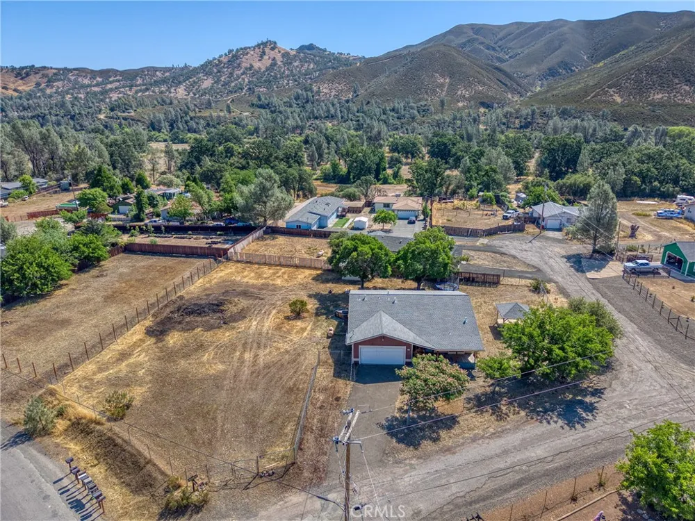 17002 Acacia Clearlake Oaks, CA 95423
