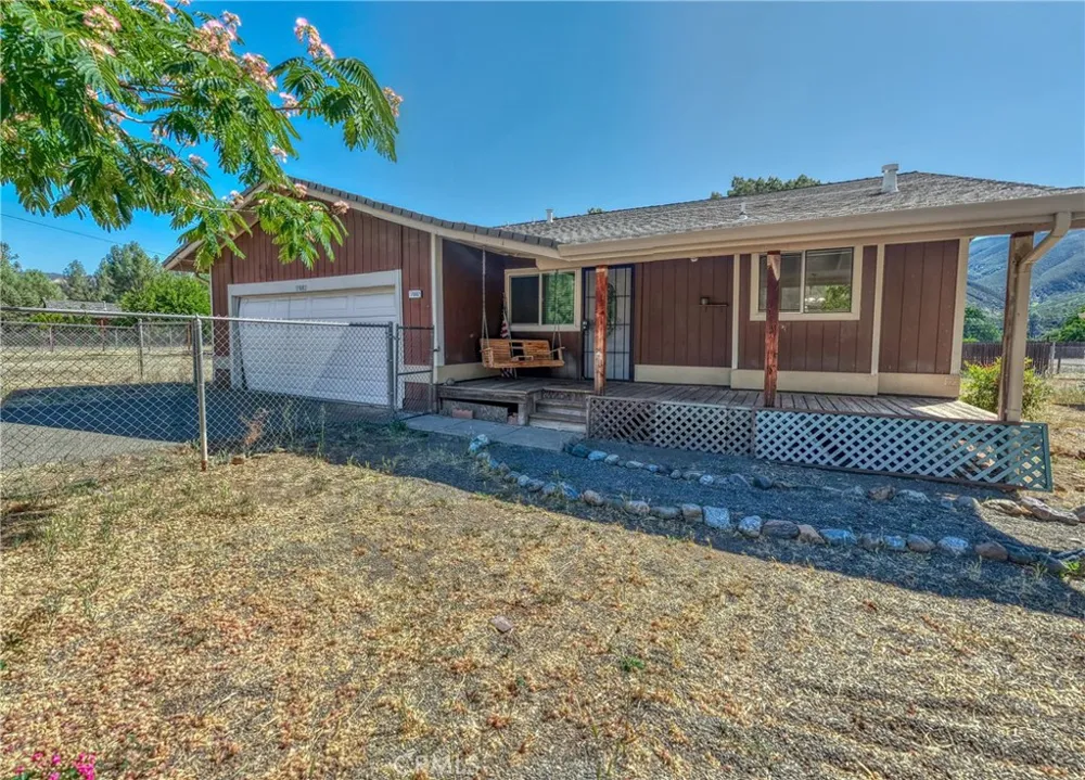 17002 Acacia Clearlake Oaks, CA 95423