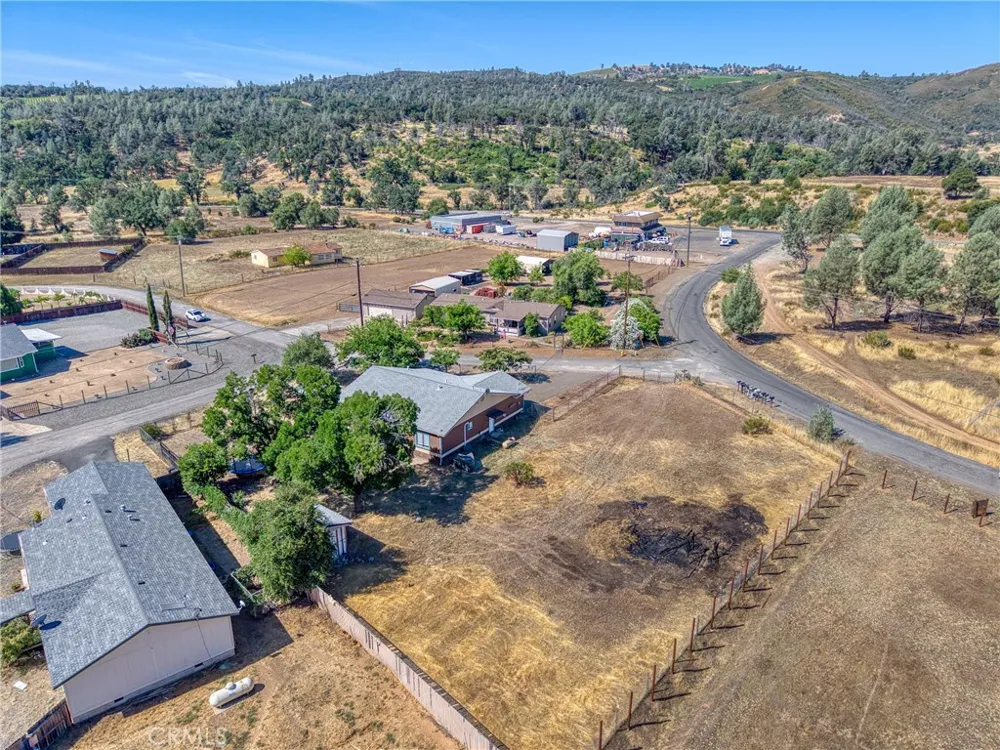 17002 Acacia Clearlake Oaks, CA 95423