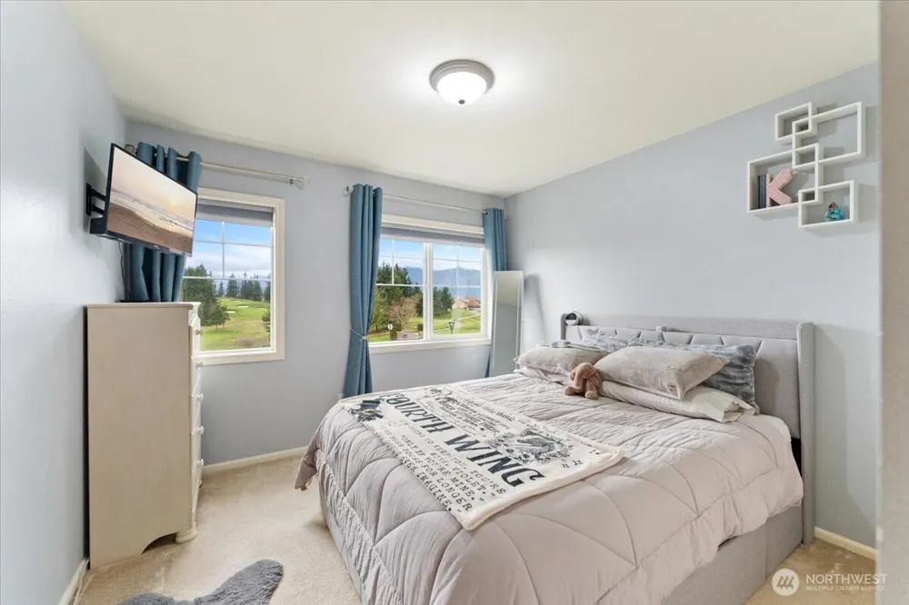 7041 Eagle Lake Drive SE Snoqualmie, WA 98065
