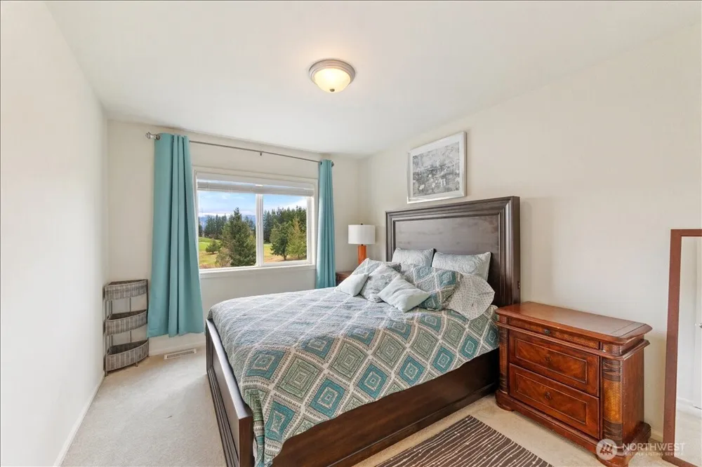 7041 Eagle Lake Drive SE Snoqualmie, WA 98065