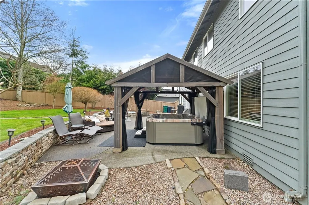 7041 Eagle Lake Drive SE Snoqualmie, WA 98065