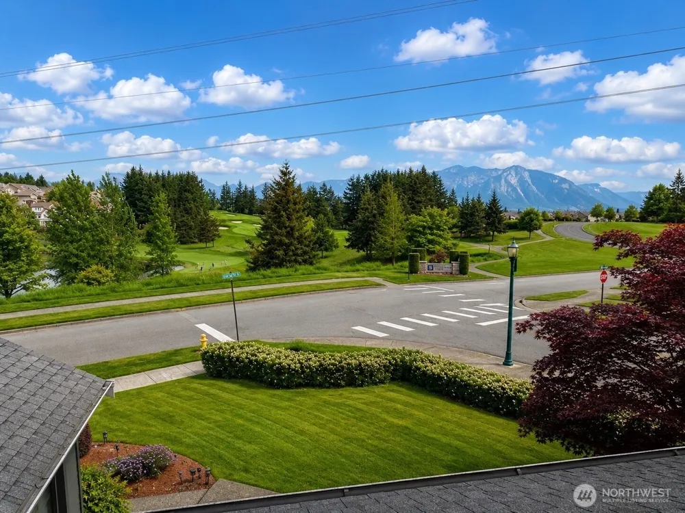 7041 Eagle Lake Drive SE Snoqualmie, WA 98065