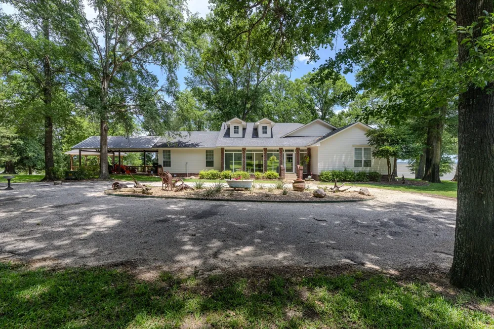 1185 Rs County Road 3503 Emory, TX 75440