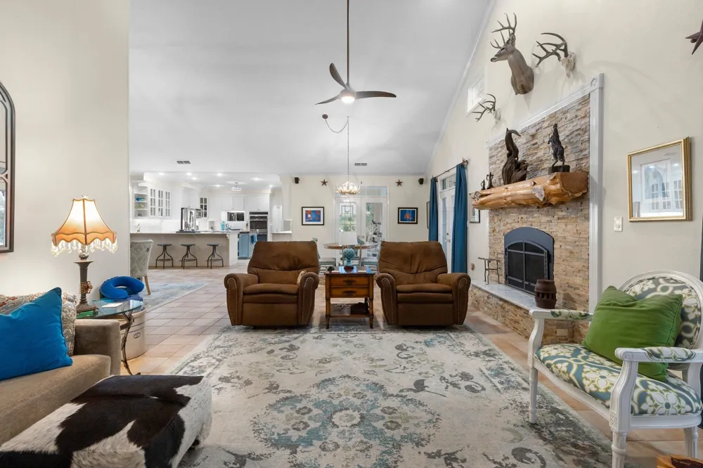 1185 Rs County Road 3503 Emory, TX 75440