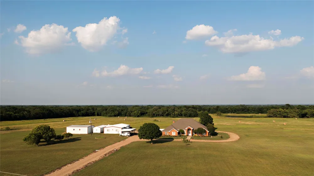2424 FM 3297 Bonham, TX 75418