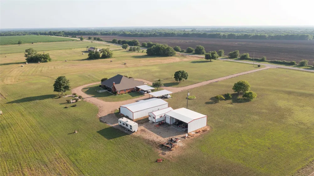 2424 FM 3297 Bonham, TX 75418
