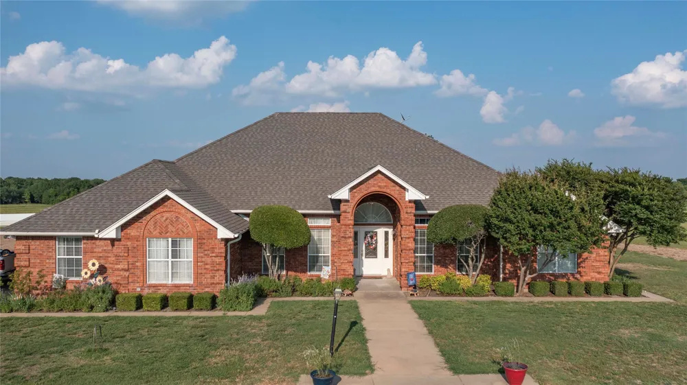 2424 FM 3297 Bonham, TX 75418