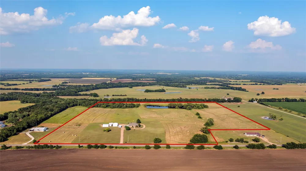 2424 FM 3297 Bonham, TX 75418
