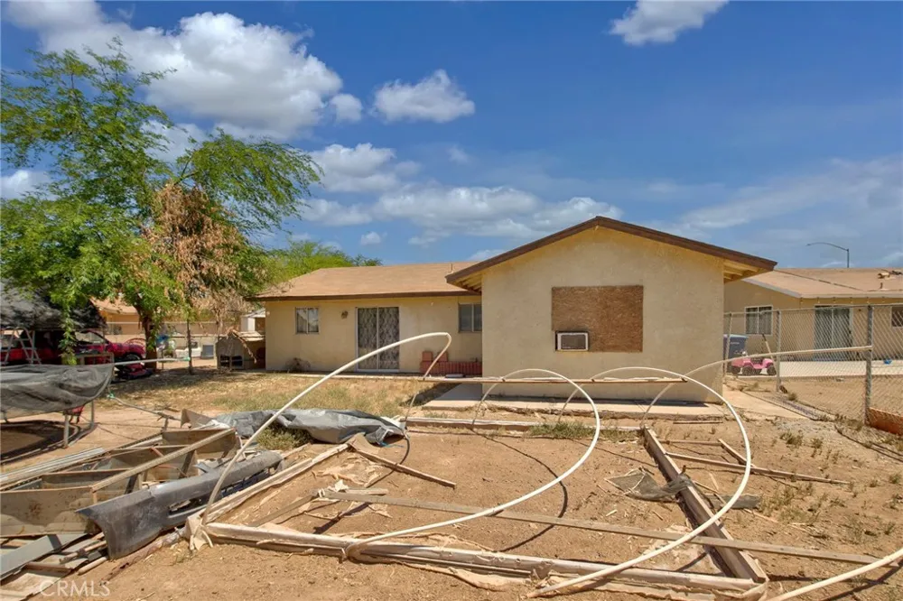 562 Sundance Ln Westmorland, CA 92281