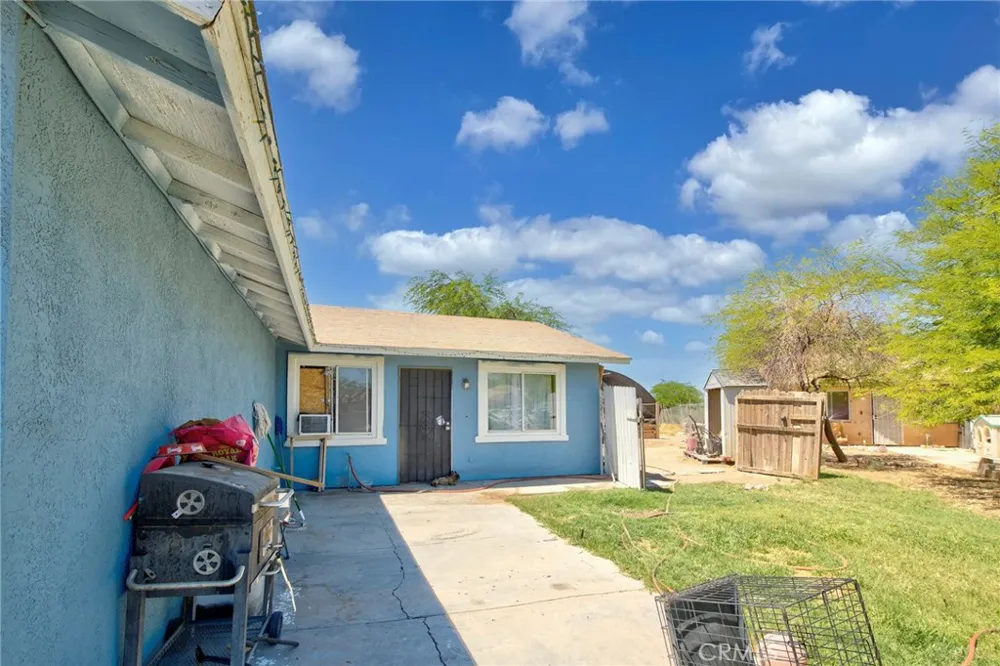 562 Sundance Ln Westmorland, CA 92281