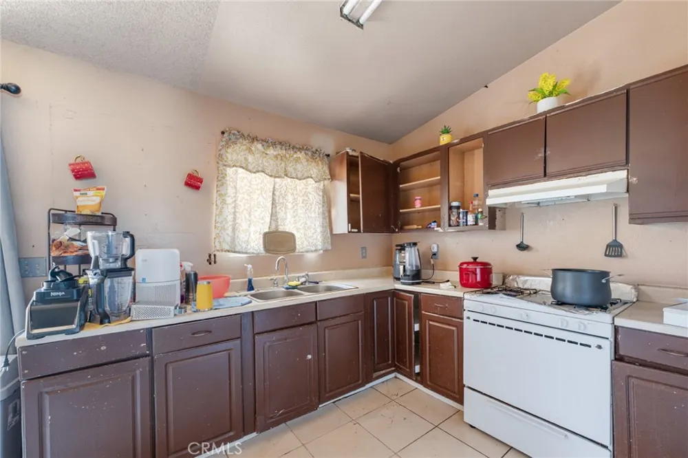 562 Sundance Ln Westmorland, CA 92281
