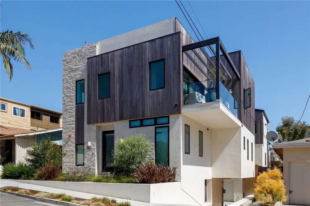 622 1st Place Hermosa Beach, CA 90254