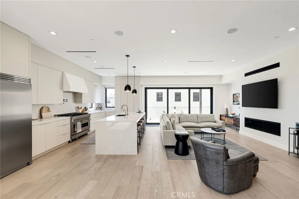 622 1st Place Hermosa Beach, CA 90254