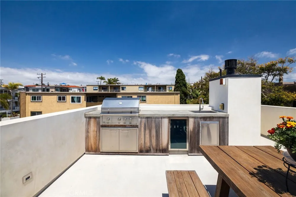 622 1st Place Hermosa Beach, CA 90254
