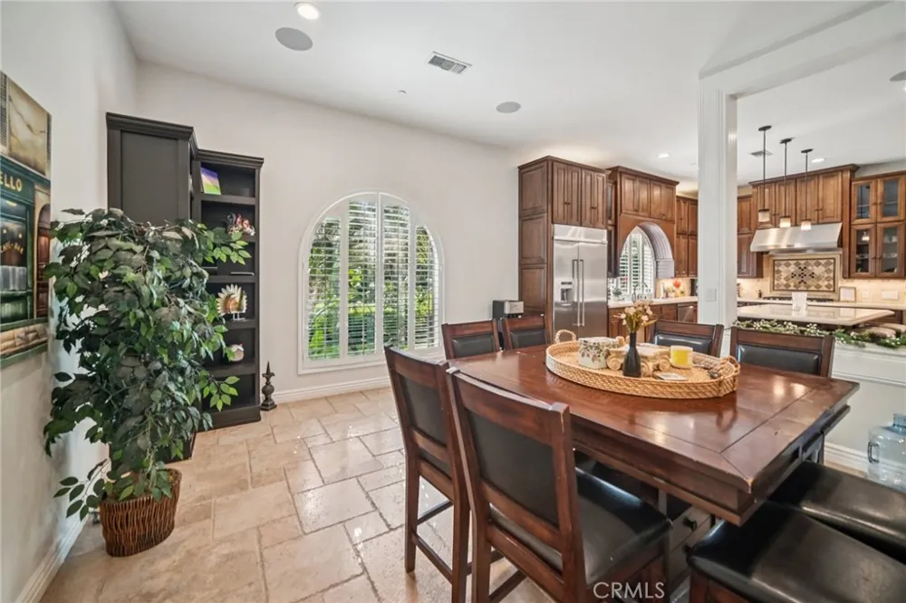 17401 Raymer Sherwood Forest, CA 91325