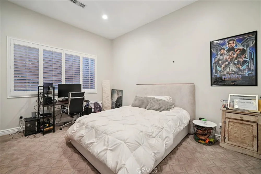 17401 Raymer Sherwood Forest, CA 91325