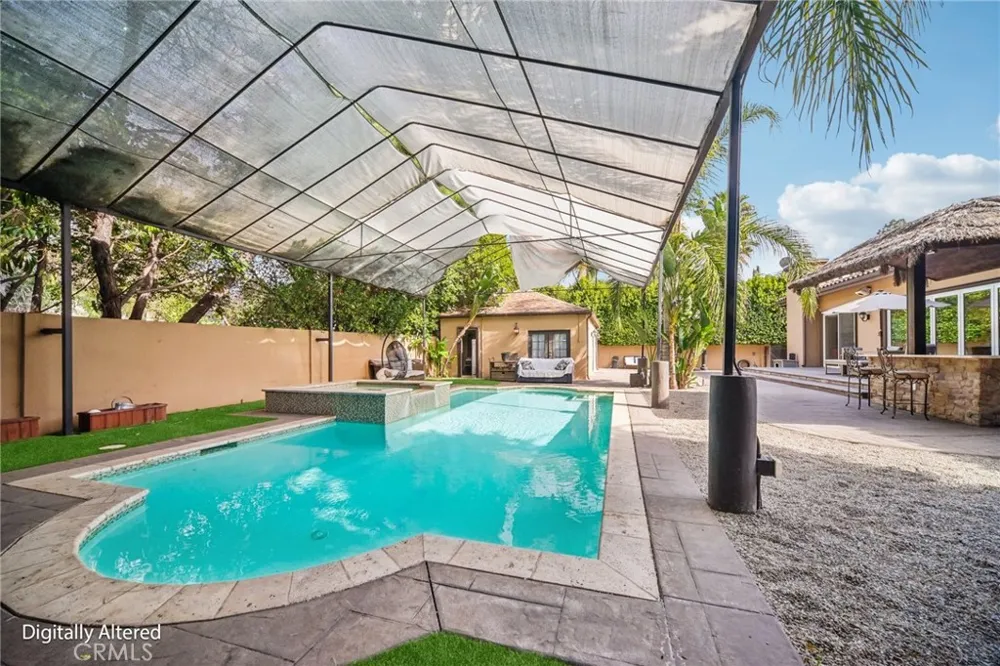 17401 Raymer Sherwood Forest, CA 91325