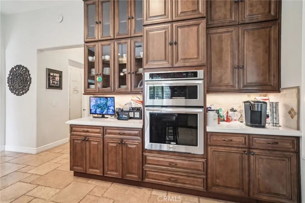 17401 Raymer Sherwood Forest, CA 91325