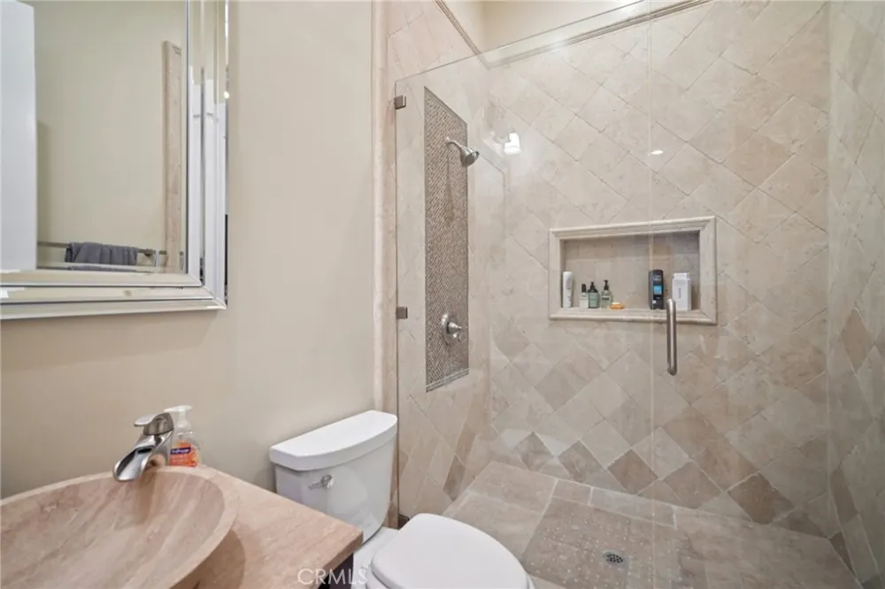 17401 Raymer Sherwood Forest, CA 91325