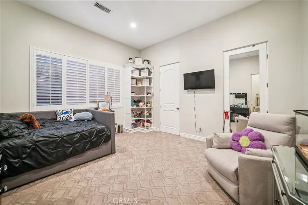 17401 Raymer Sherwood Forest, CA 91325