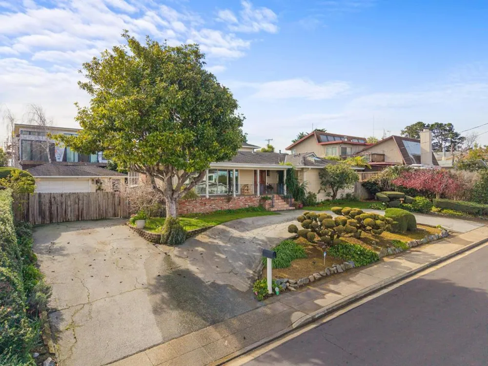 2725 Belmont Canyon Road Belmont, CA 94002