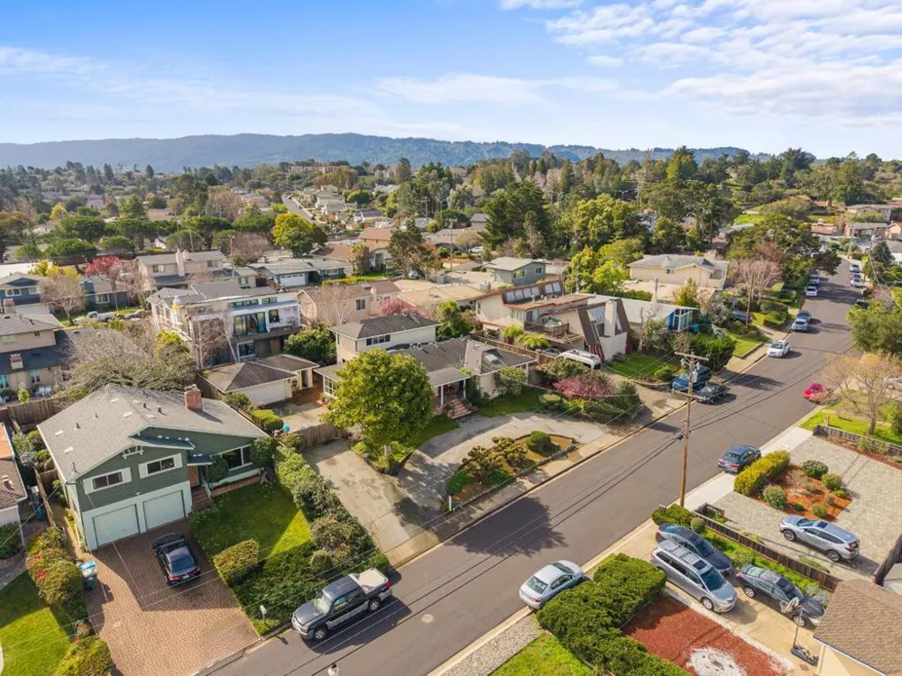 2725 Belmont Canyon Road Belmont, CA 94002