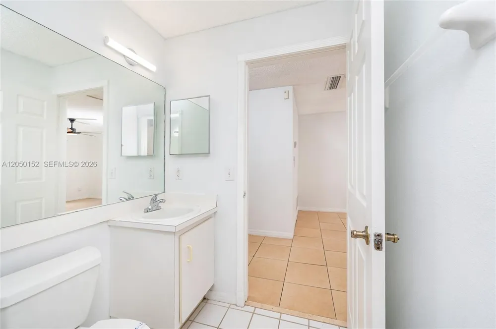 3877 NW 122nd Ter #1-L Sunrise, FL 33323