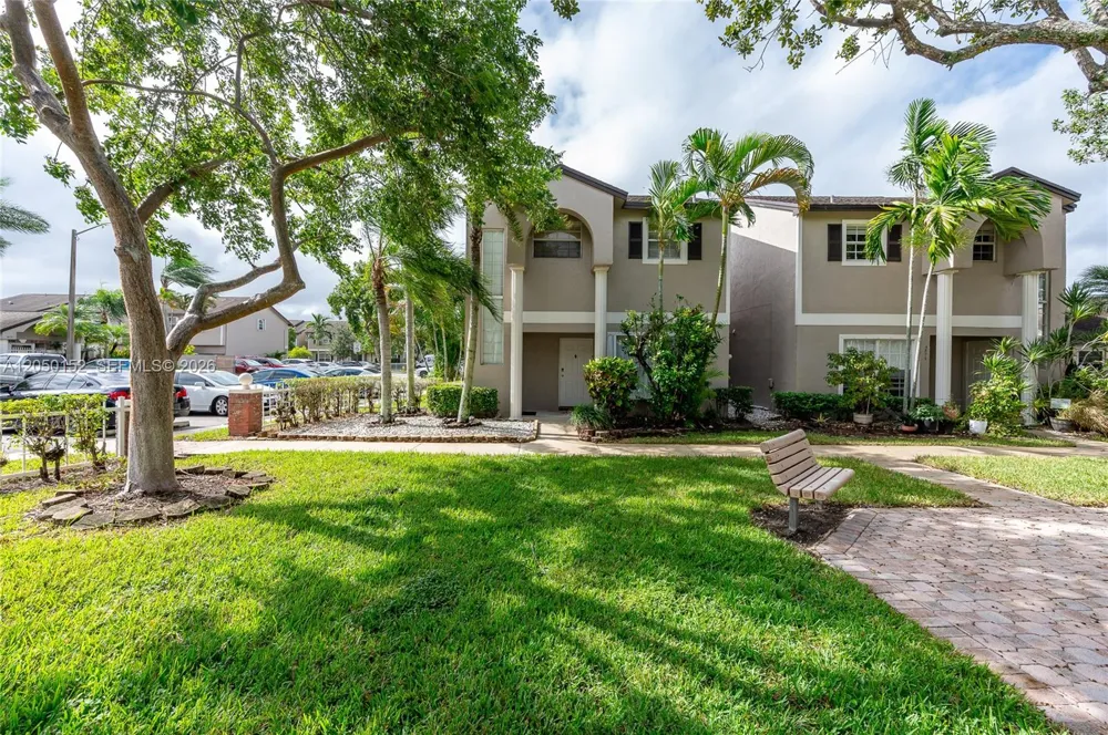 3877 NW 122nd Ter #1-L Sunrise, FL 33323