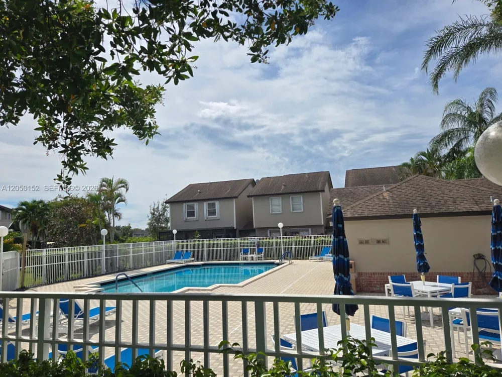 3877 NW 122nd Ter #1-L Sunrise, FL 33323