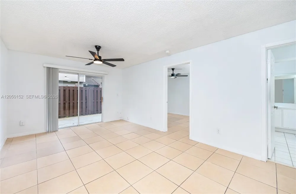 3877 NW 122nd Ter #1-L Sunrise, FL 33323