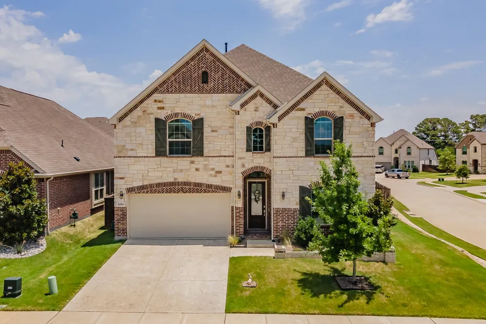 5200 Bradford Green Trail Flower Mound, TX 75028