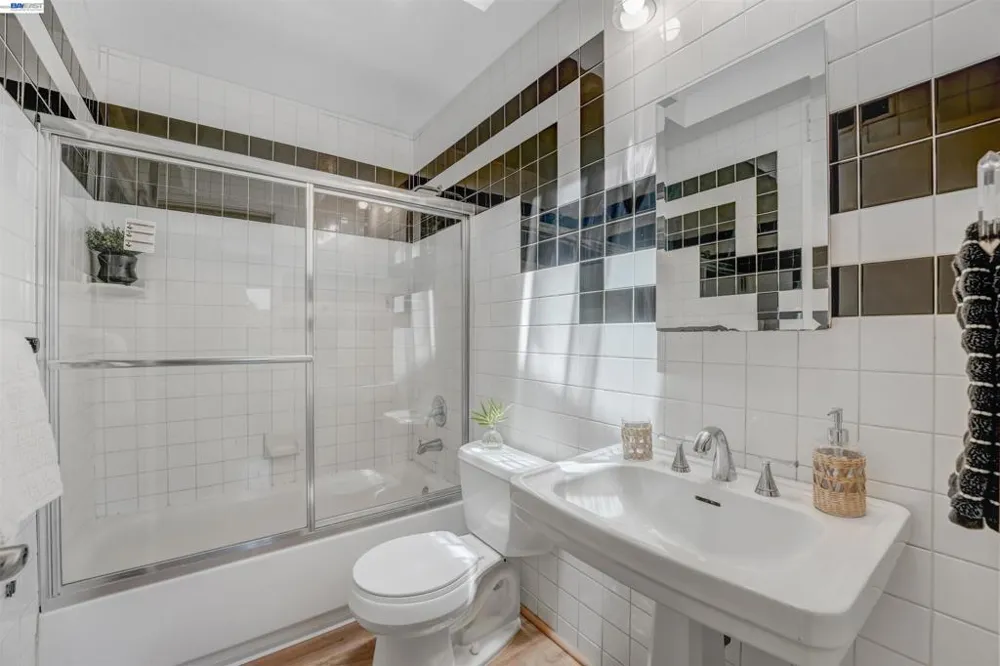 380 Springpark Cir San Jose, CA 95136