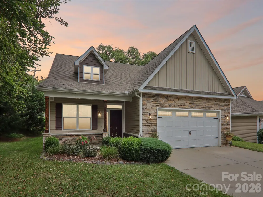 11 Eagle Pointe Way Flat Rock, NC 28731