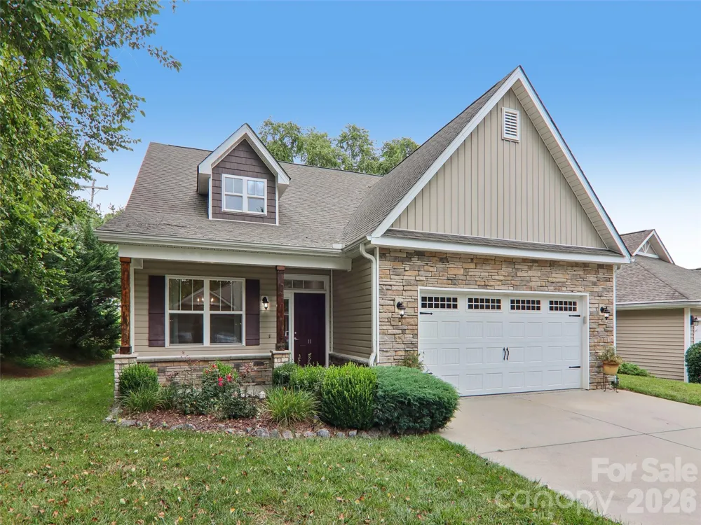 11 Eagle Pointe Way Flat Rock, NC 28731