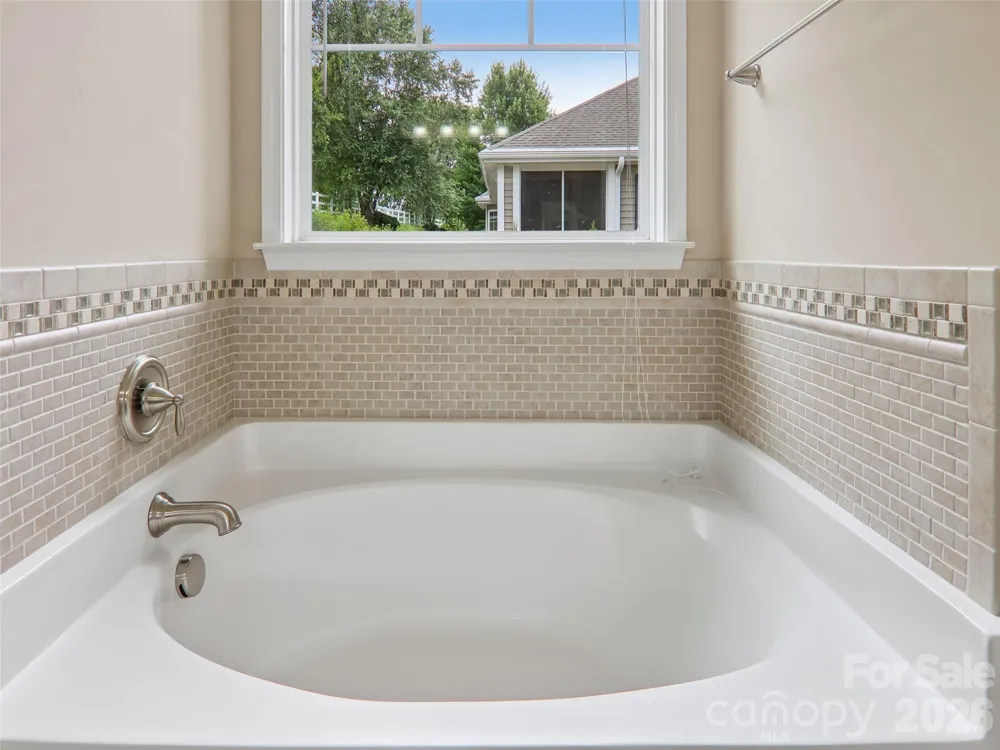 11 Eagle Pointe Way Flat Rock, NC 28731