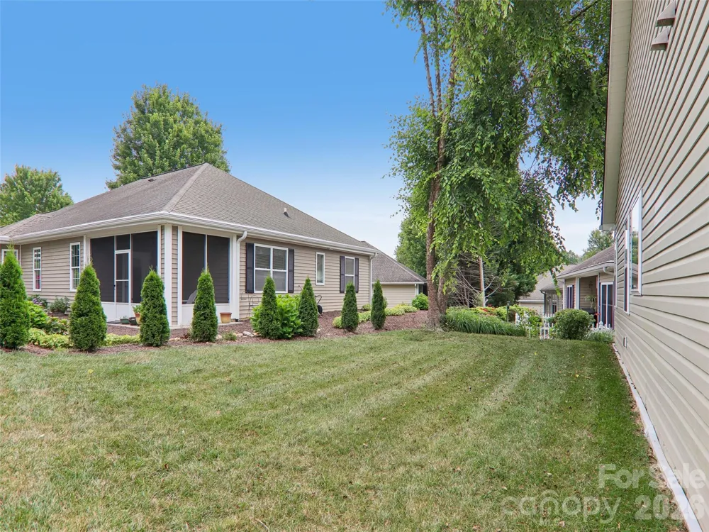 11 Eagle Pointe Way Flat Rock, NC 28731
