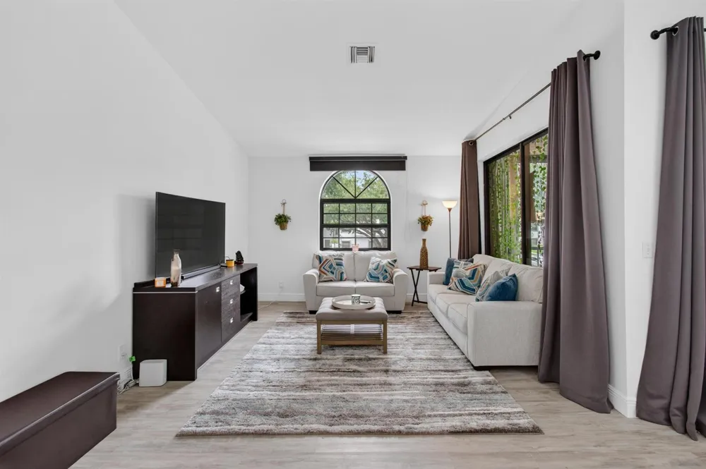 5450 Verona Drive #P Boynton Beach, FL 33437