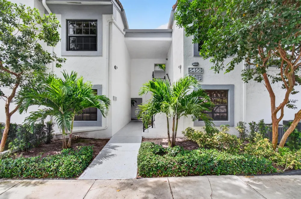 5450 Verona Drive #P Boynton Beach, FL 33437