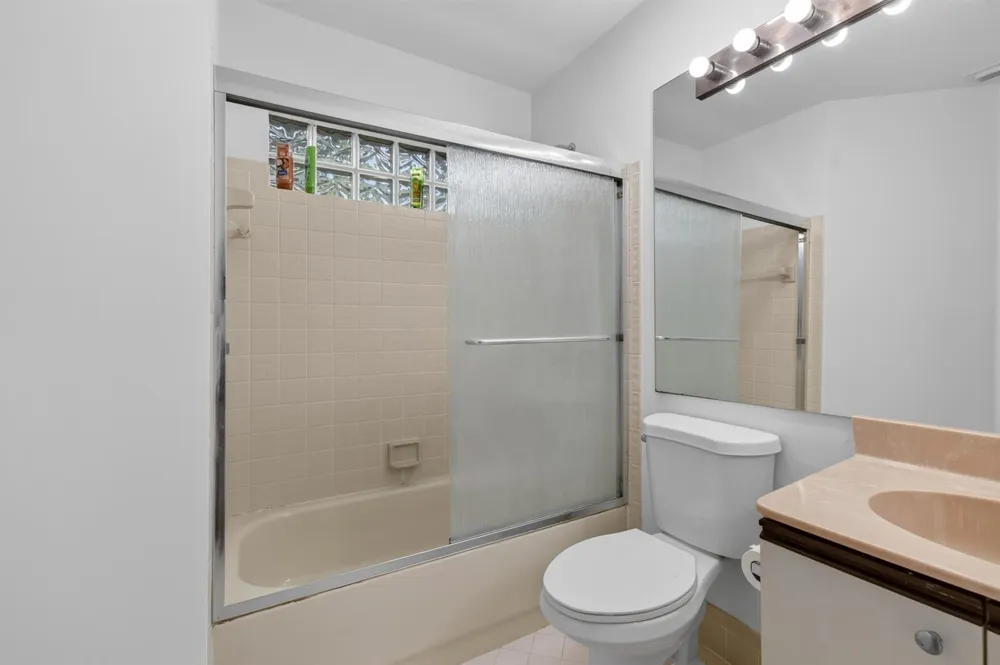 5450 Verona Drive #P Boynton Beach, FL 33437