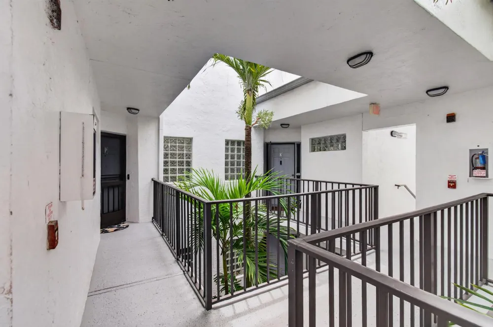 5450 Verona Drive #P Boynton Beach, FL 33437