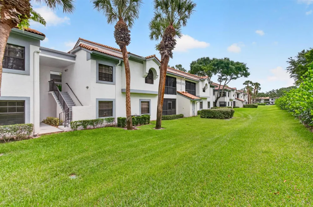 5450 Verona Drive #P Boynton Beach, FL 33437