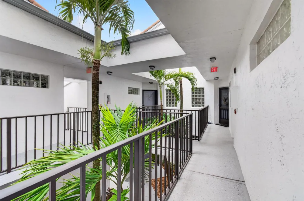 5450 Verona Drive #P Boynton Beach, FL 33437