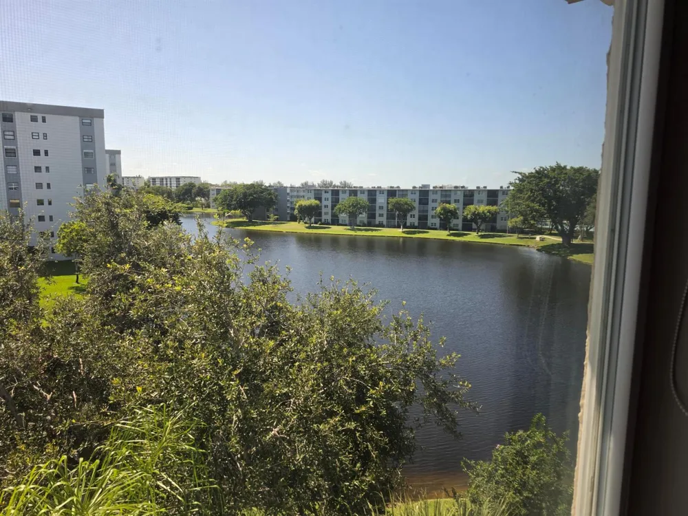 2106 S Cypress Bend Drive #510 Pompano Beach, FL 33069