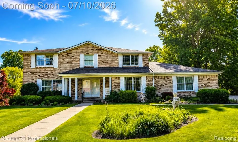 6075 Quaker Lane Washington Township, MI 48094