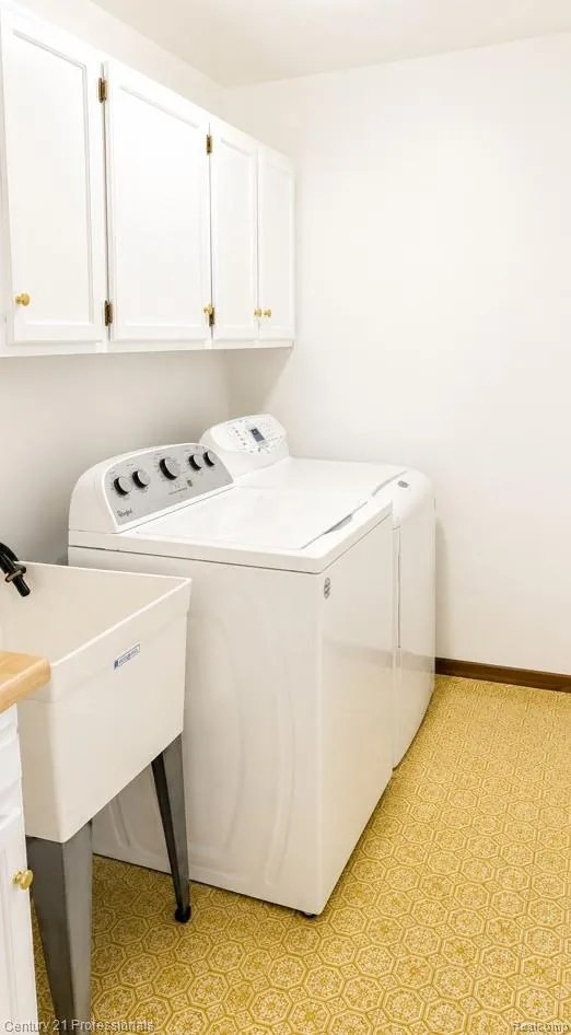 6075 Quaker Lane Washington Township, MI 48094