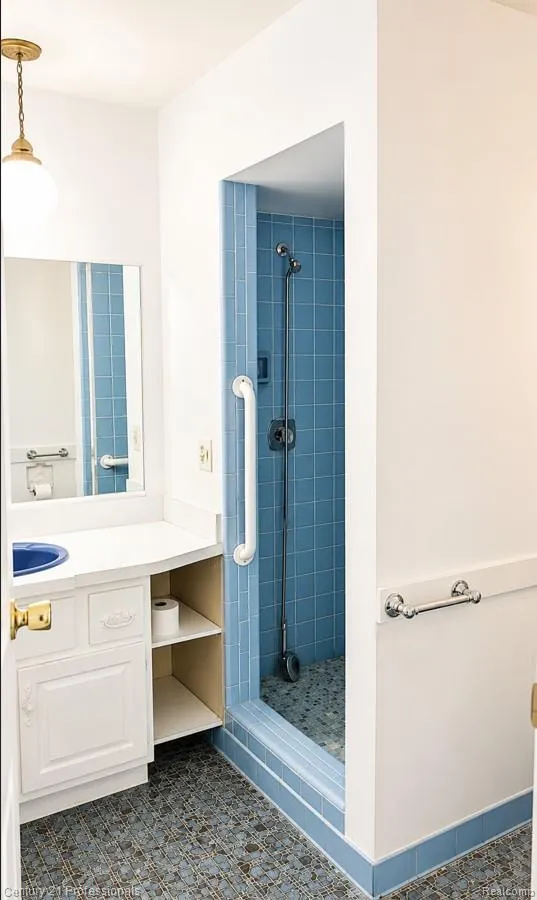 6075 Quaker Lane Washington Township, MI 48094