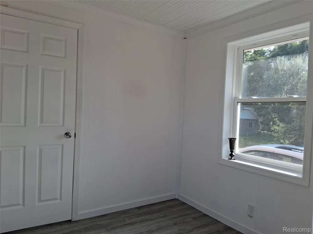 1292 Howard Street Genesee Charter Township, MI 48458