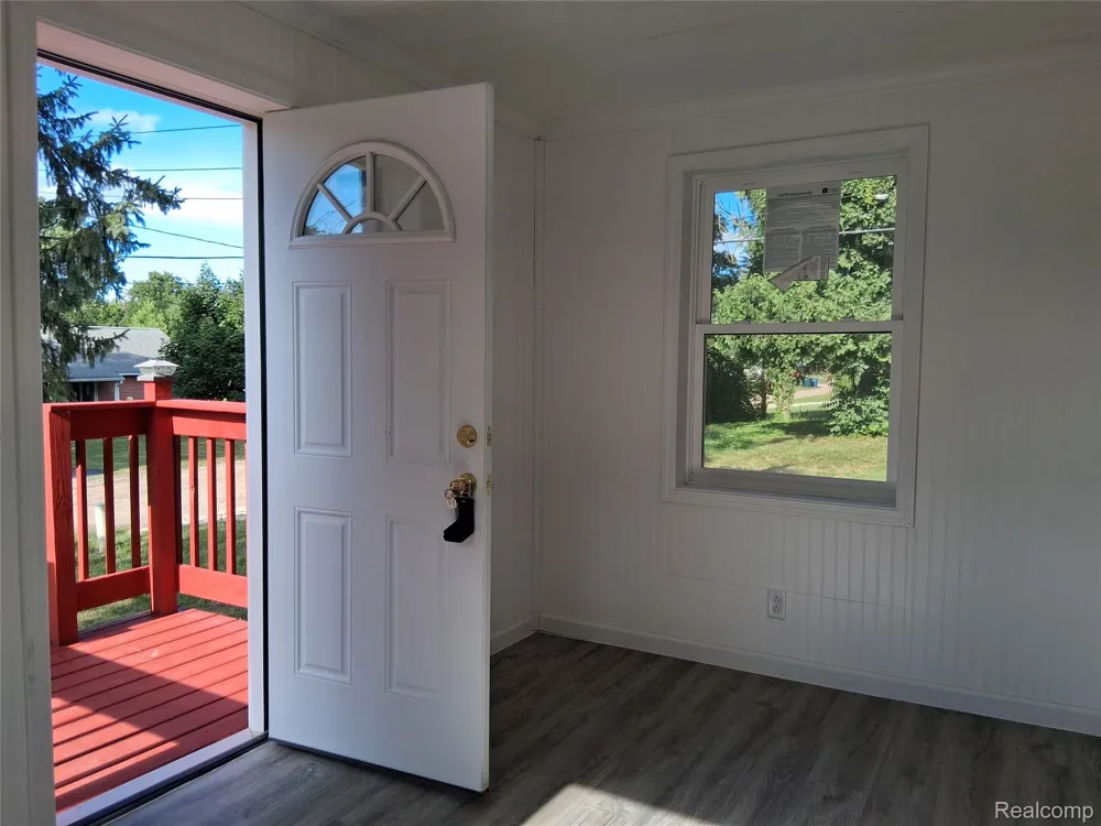 1292 Howard Street Genesee Charter Township, MI 48458