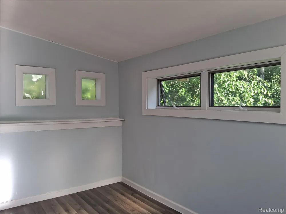 1292 Howard Street Genesee Charter Township, MI 48458
